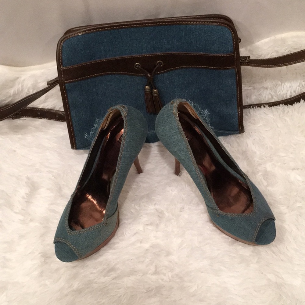 Bakers distressed denim stiletto heels Sz 8m shoe
